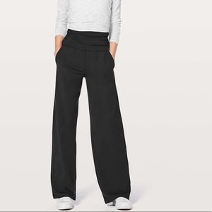 Lululemon Take it Easy Pant. Black. Worn once